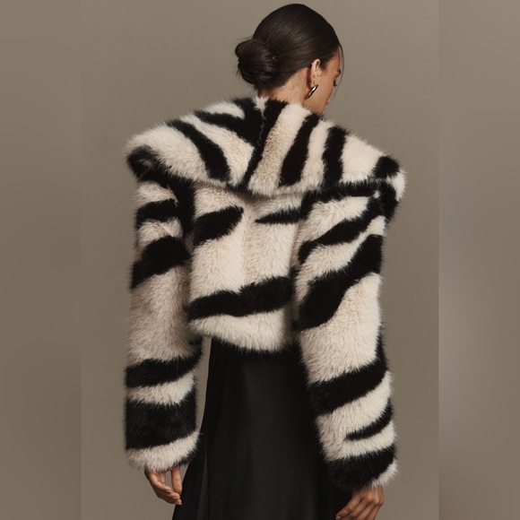 Avec Les Filles Faux Fur zebra cropped Coat - Picture 7 of 15